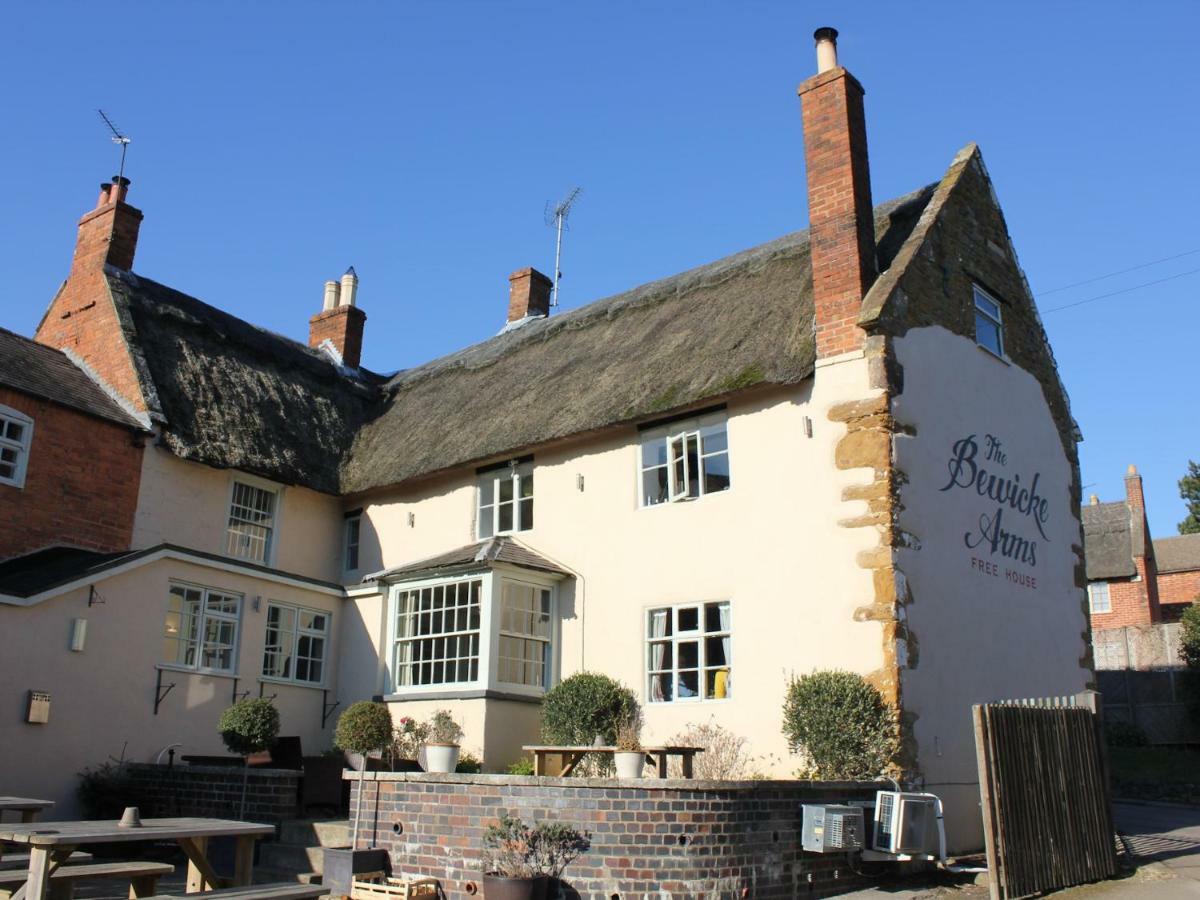 Bed and Breakfast The Bewicke Arms Hallaton Exteriér fotografie